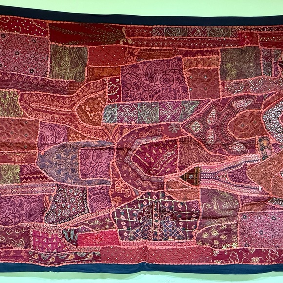 Exquisite Vintage Indian Wall Tapestry with Hand Embroidered Zari,beads,Mirror - Picture 3 of 13